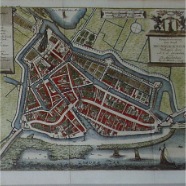 Monnikendam Isaak Tirion 1705-1765 handgekleurde kopergravure 21x17 cm. 1742 € 90.-